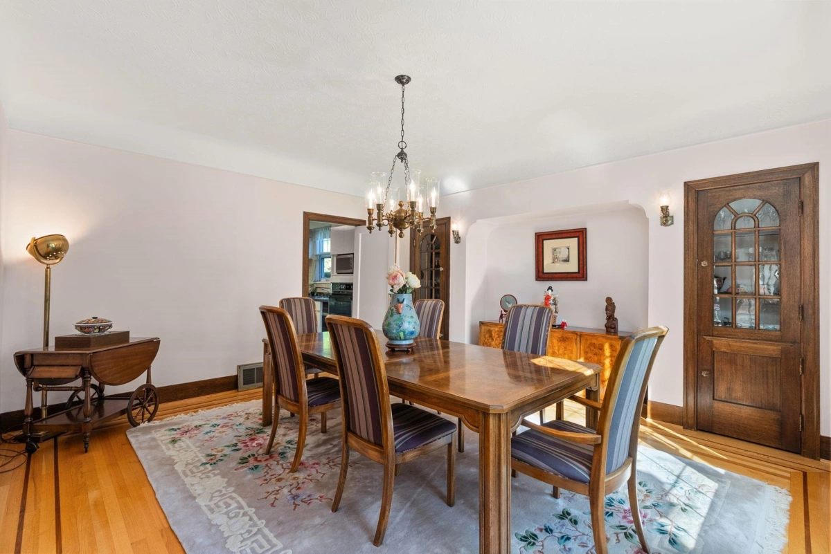 Breakfast Nook Photo of 1537 W 40th Avenue, Vancouver, BC