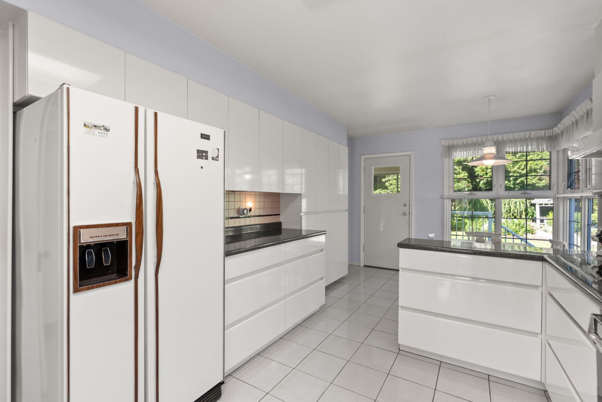 Laundry Room Photo of 1537 W 40th Avenue, Vancouver, BC