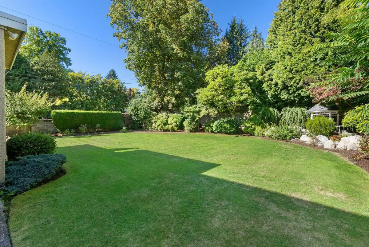 Living Room Photo of 1537 W 40th Avenue, Vancouver, BC