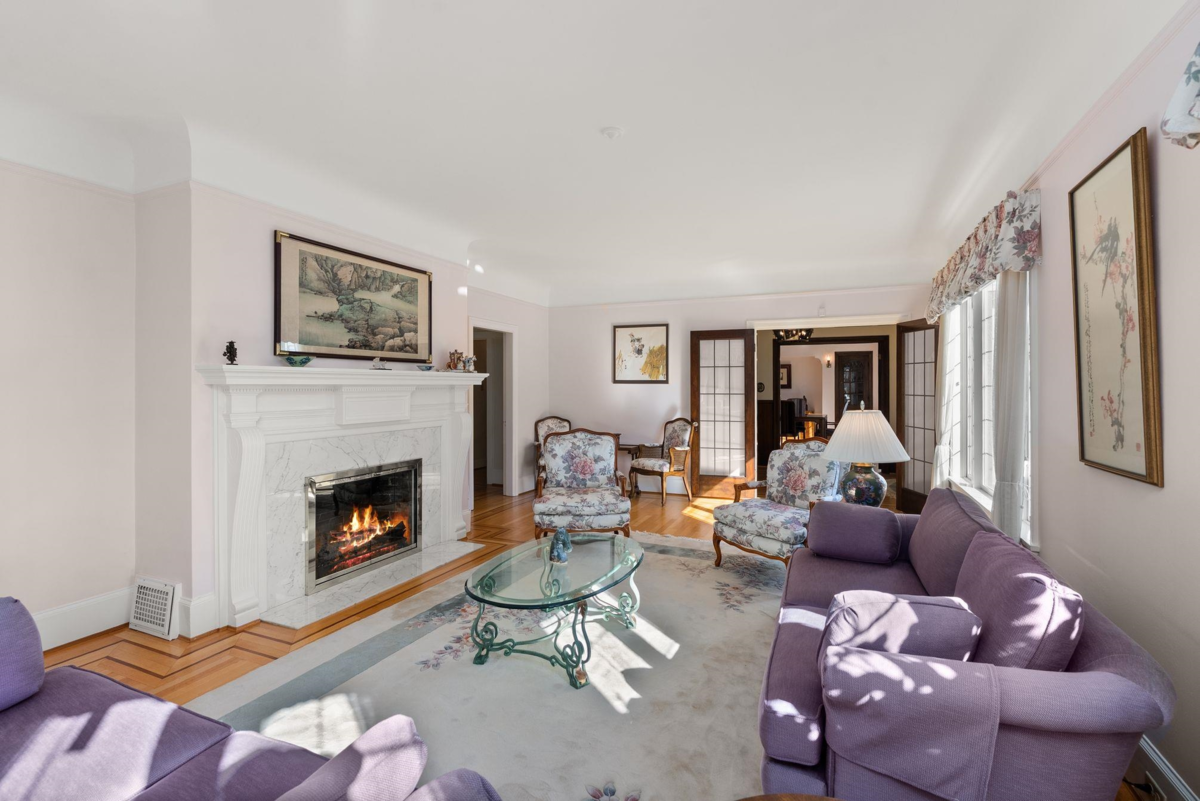 Primary Bathroom Photo of 1537 W 40th Avenue, Vancouver, BC