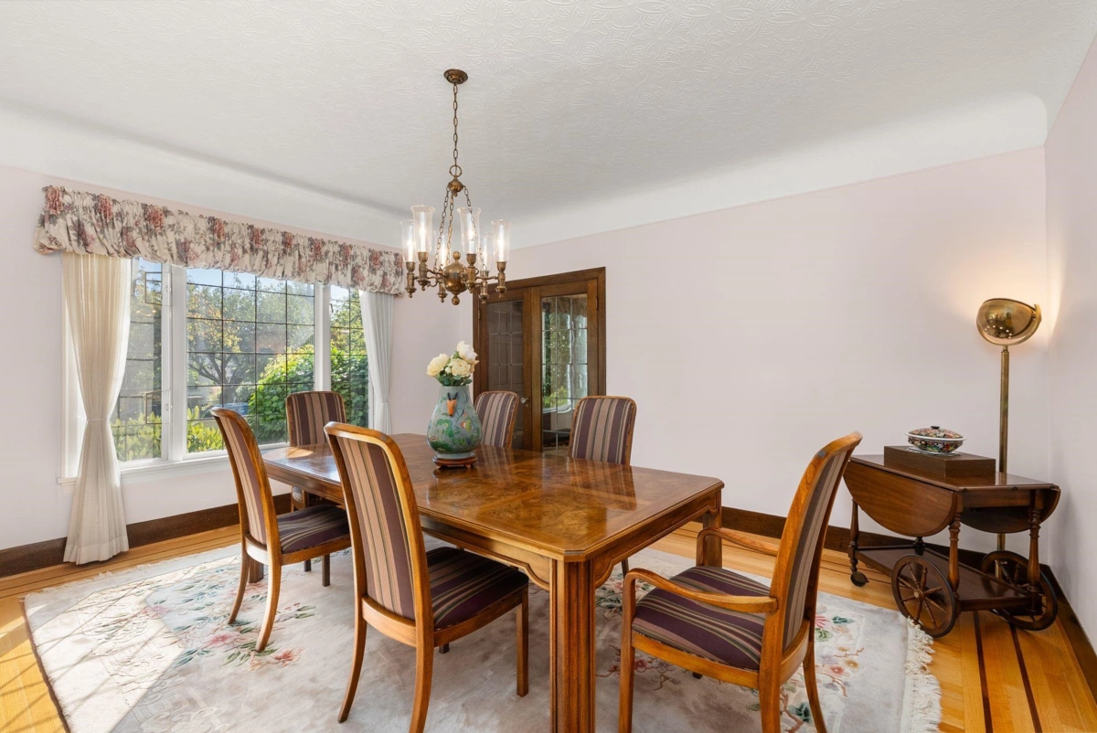 Primary Bedroom Photo of 1537 W 40th Avenue, Vancouver, BC