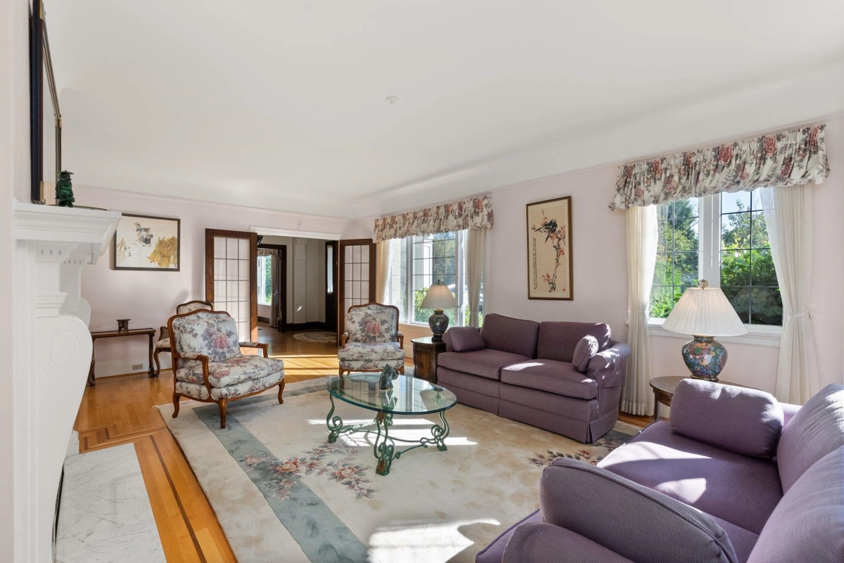 Walk-In Closet Photo of 1537 W 40th Avenue, Vancouver, BC