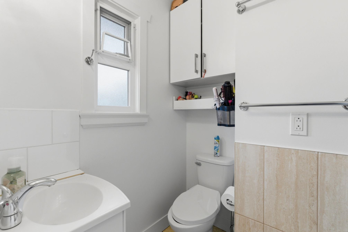 Basement Recreation Room Photo of 1460 Kaslo Court, Abbotsford, BC