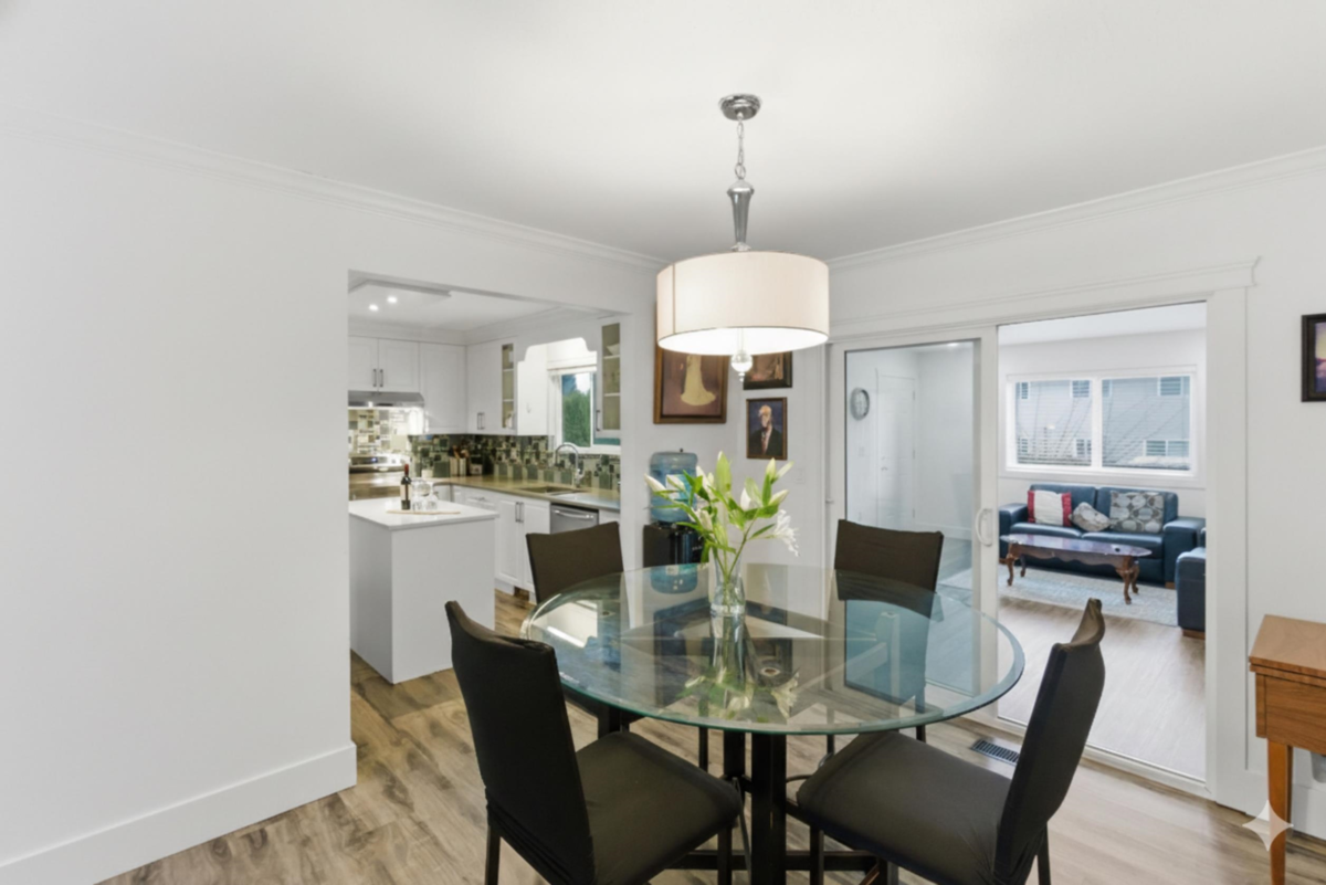 Breakfast Nook Photo of 1460 Kaslo Court, Abbotsford, BC