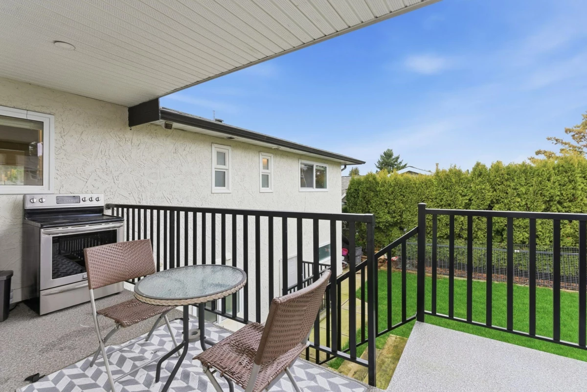 Entry Foyer Photo of 1460 Kaslo Court, Abbotsford, BC
