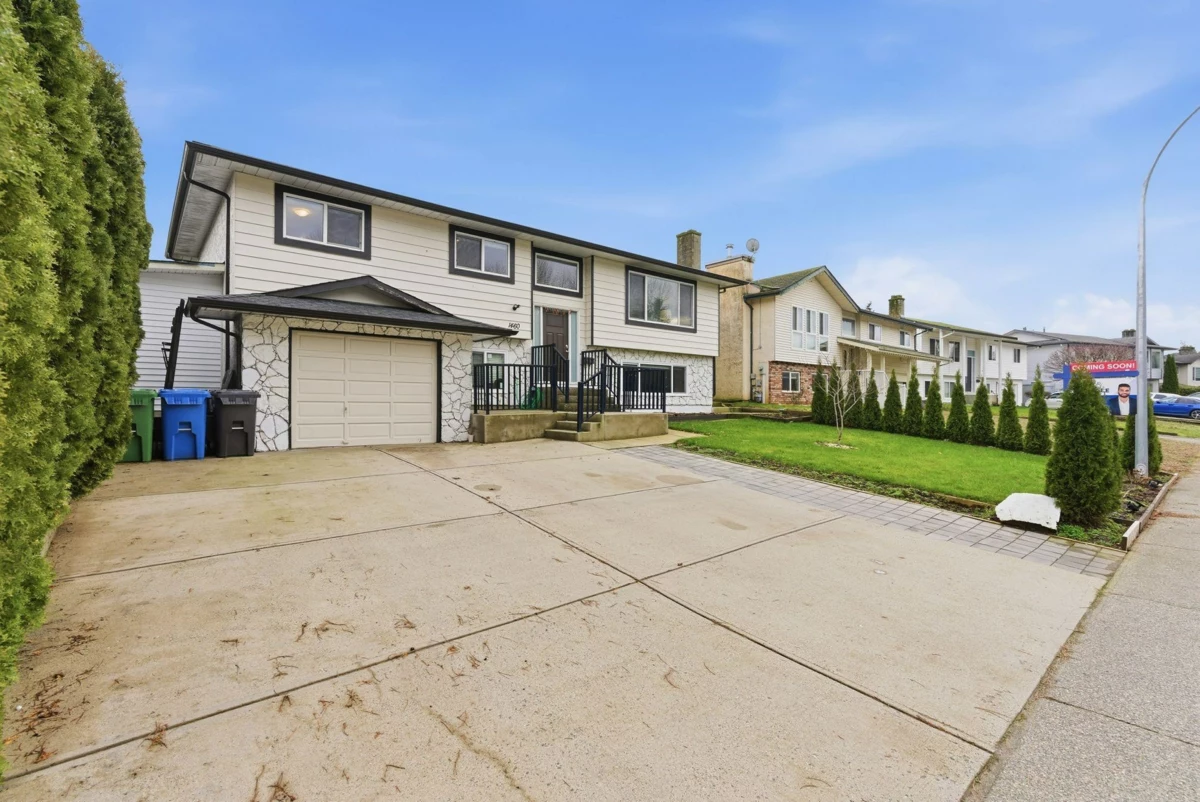 Living Room Photo of 1460 Kaslo Court, Abbotsford, BC