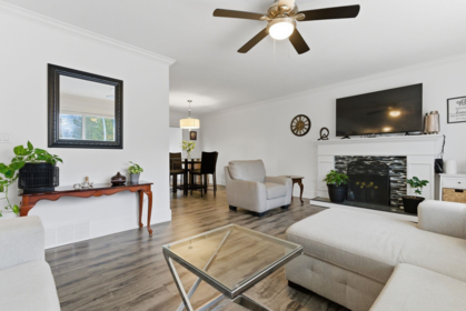Kitchen Island Photo of 1460 Kaslo Court, Abbotsford, BC