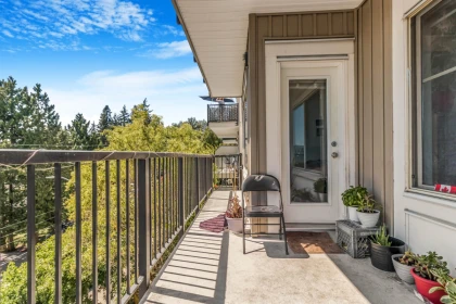 Breakfast Nook Photo of 306 22290 North Avenue, Maple Ridge, BC
