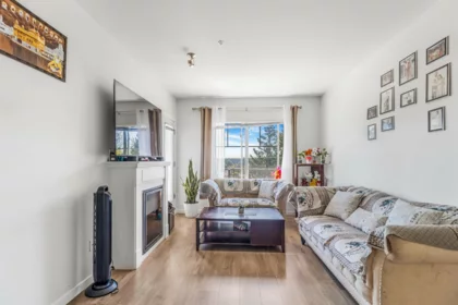 306 22290 North Avenue, Maple Ridge, BC, West Central — 2 bed apartment/condo for sale