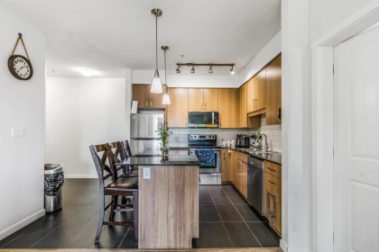306 22290 North Avenue, Maple Ridge, BC