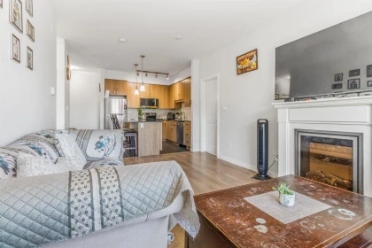 306 22290 North Avenue, Maple Ridge, BC