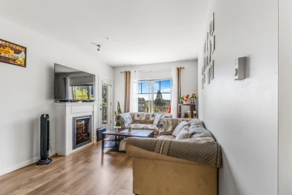 306 22290 North Avenue, Maple Ridge, BC