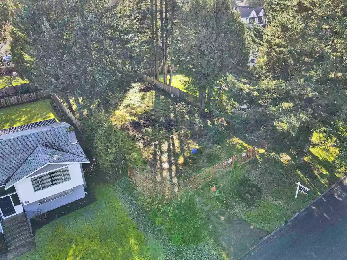 Guest Bathroom Photo of 15824 Tulip Drive, Surrey, BC