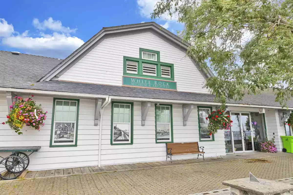 Mudroom Photo of 15824 Tulip Drive, Surrey, BC