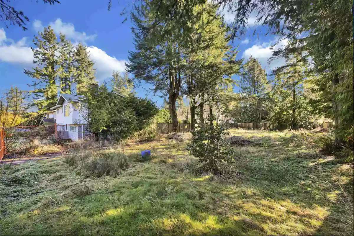 Powder Room Photo of 15824 Tulip Drive, Surrey, BC