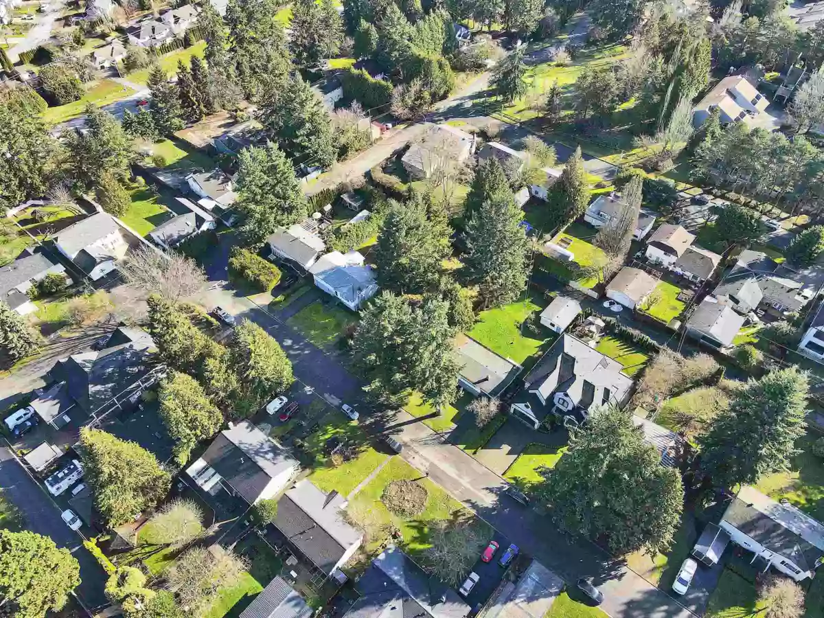Walk-In Closet Photo of 15824 Tulip Drive, Surrey, BC