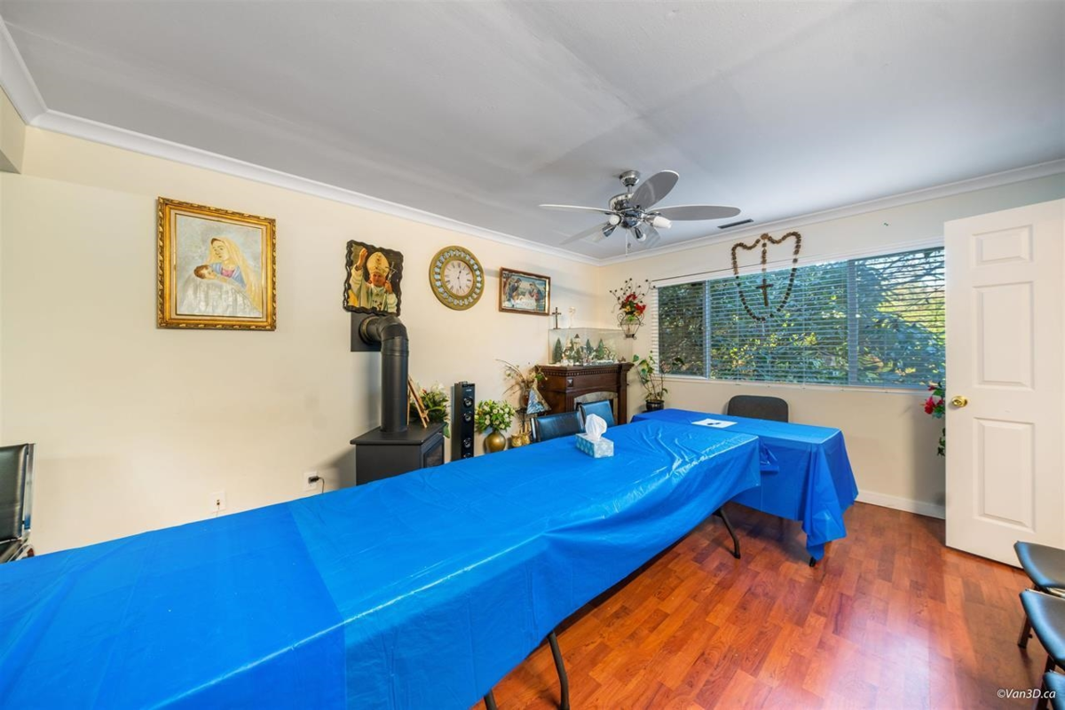 Basement Recreation Room Photo of 15024 96 Avenue, Surrey, BC