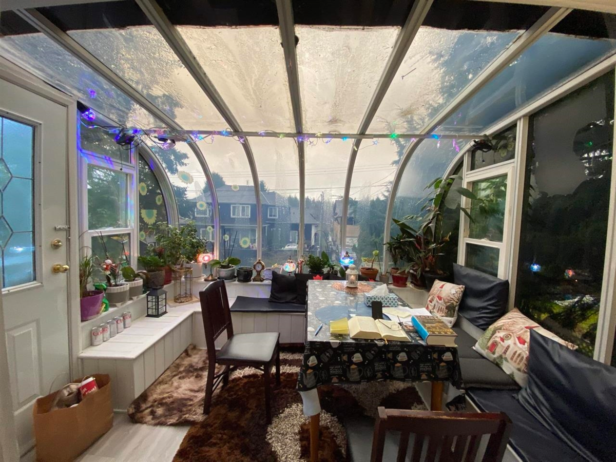 Breakfast Nook Photo of 15024 96 Avenue, Surrey, BC