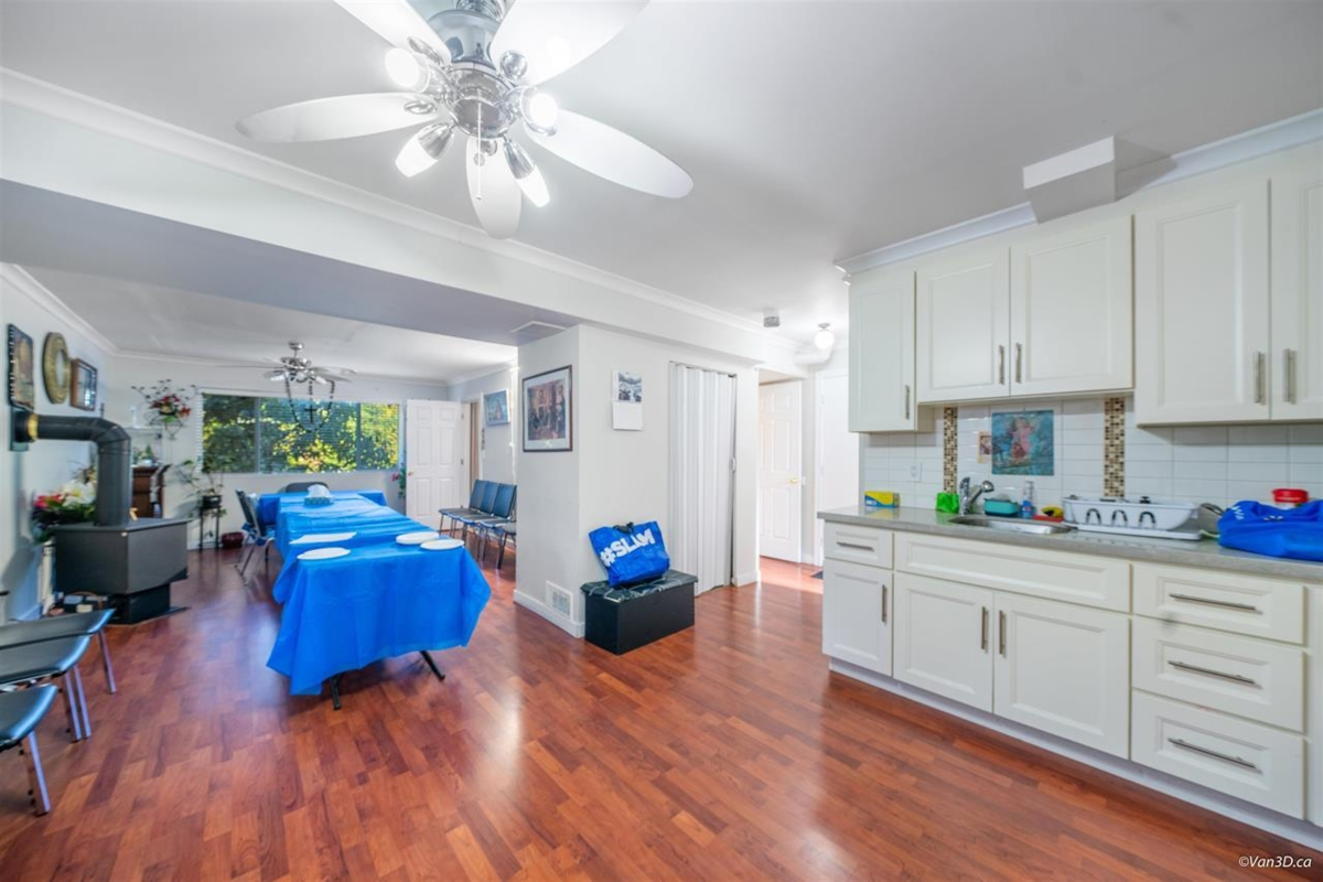 Laundry Room Photo of 15024 96 Avenue, Surrey, BC