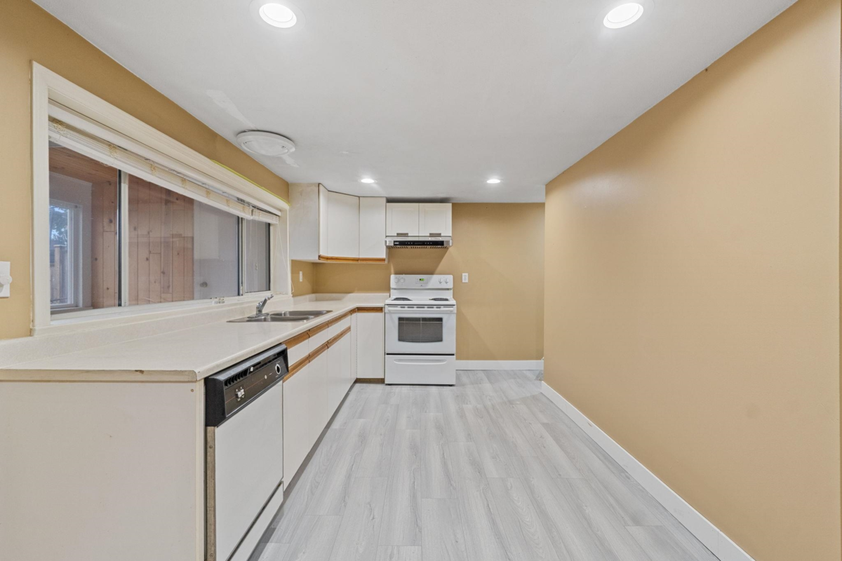 Walk-In Closet Photo of 3775 Trinity Street, Burnaby, BC