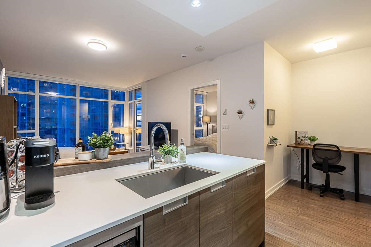 Walk-In Closet Photo of 2910 4688 Kingsway, Burnaby, BC