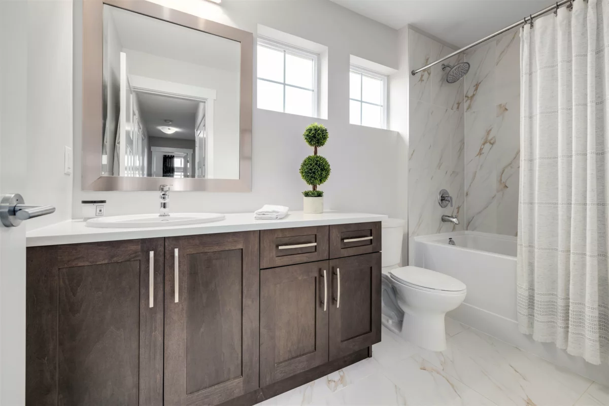 Entry Foyer Photo of 2115 166 Street, Surrey, BC