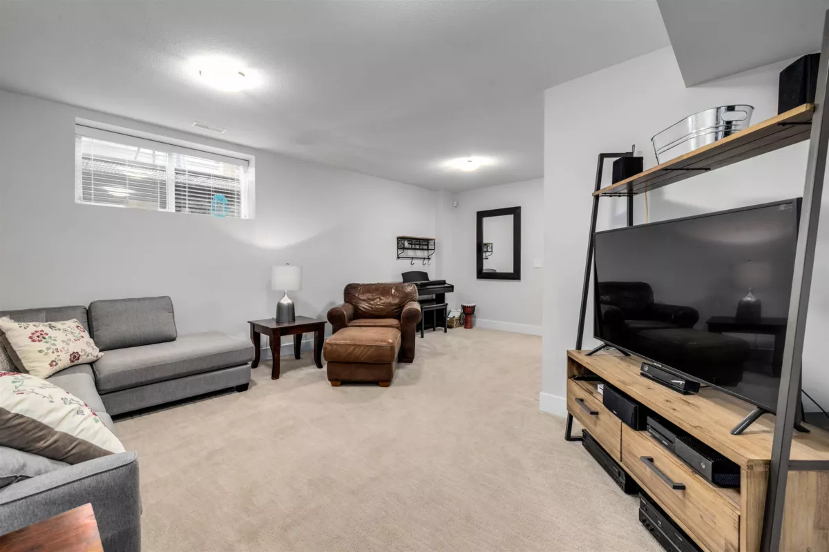 Garage Interior Photo of 2115 166 Street, Surrey, BC