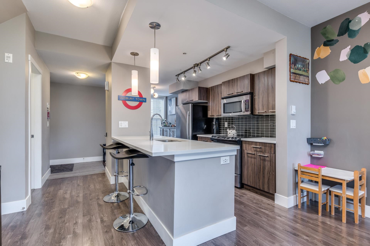 Family Room Photo of 208 2110 Rowland Street, Port Coquitlam, BC