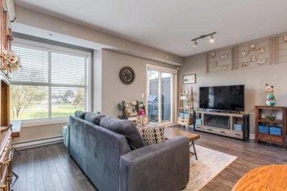 Kitchen Island Photo of 208 2110 Rowland Street, Port Coquitlam, BC