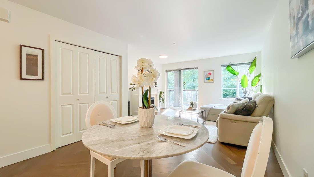 Kitchen Island Photo of 312 7000 21 Avenue, Burnaby, BC