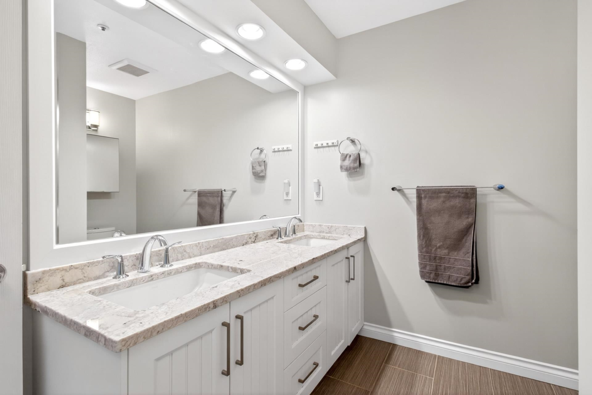 Backyard Photo of 220 2995 Princess Crescent, Coquitlam, BC