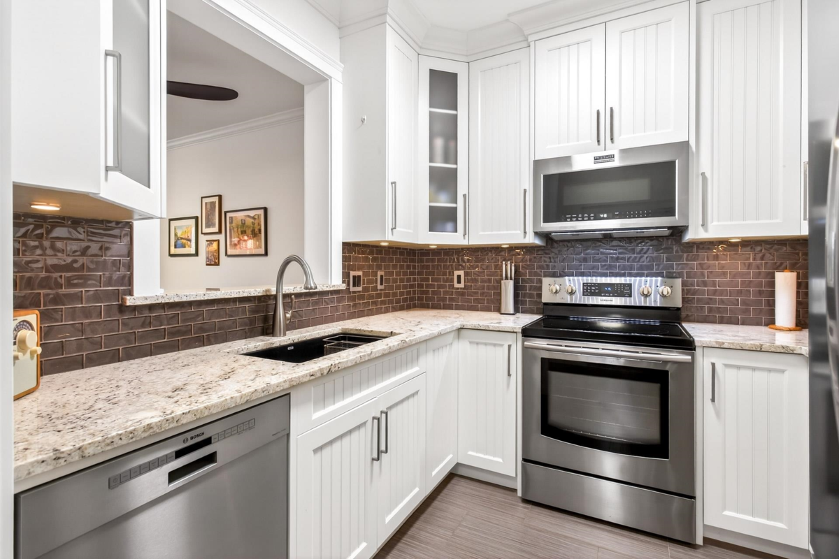 Kitchen Photo of 220 2995 Princess Crescent, Coquitlam, BC