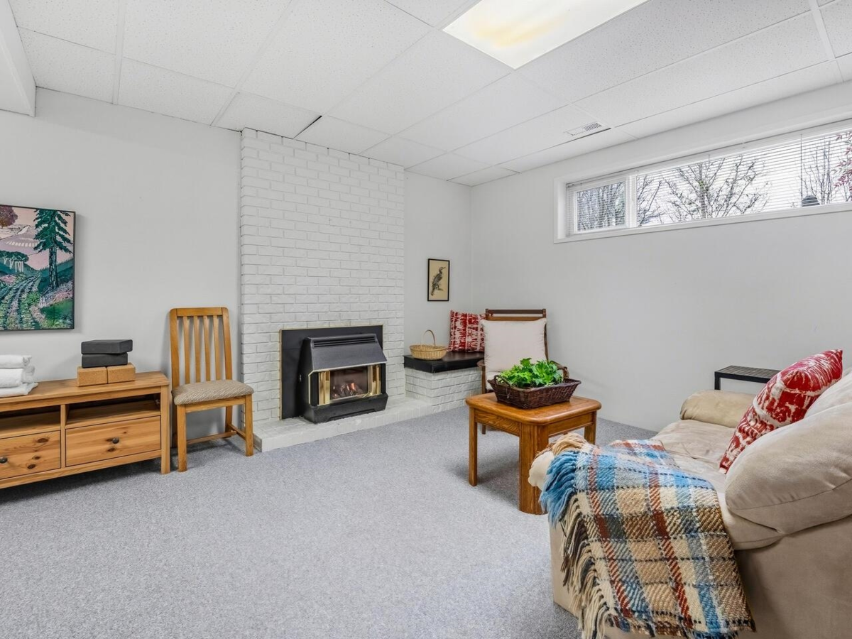 Hallway Photo of 8884 Hadden Street, Langley, BC