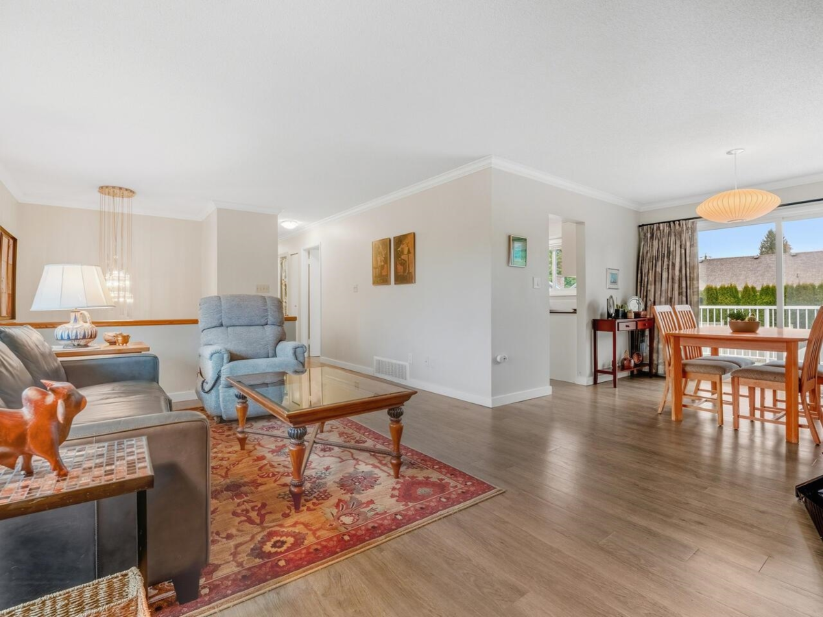 Kitchen Island Photo of 8884 Hadden Street, Langley, BC
