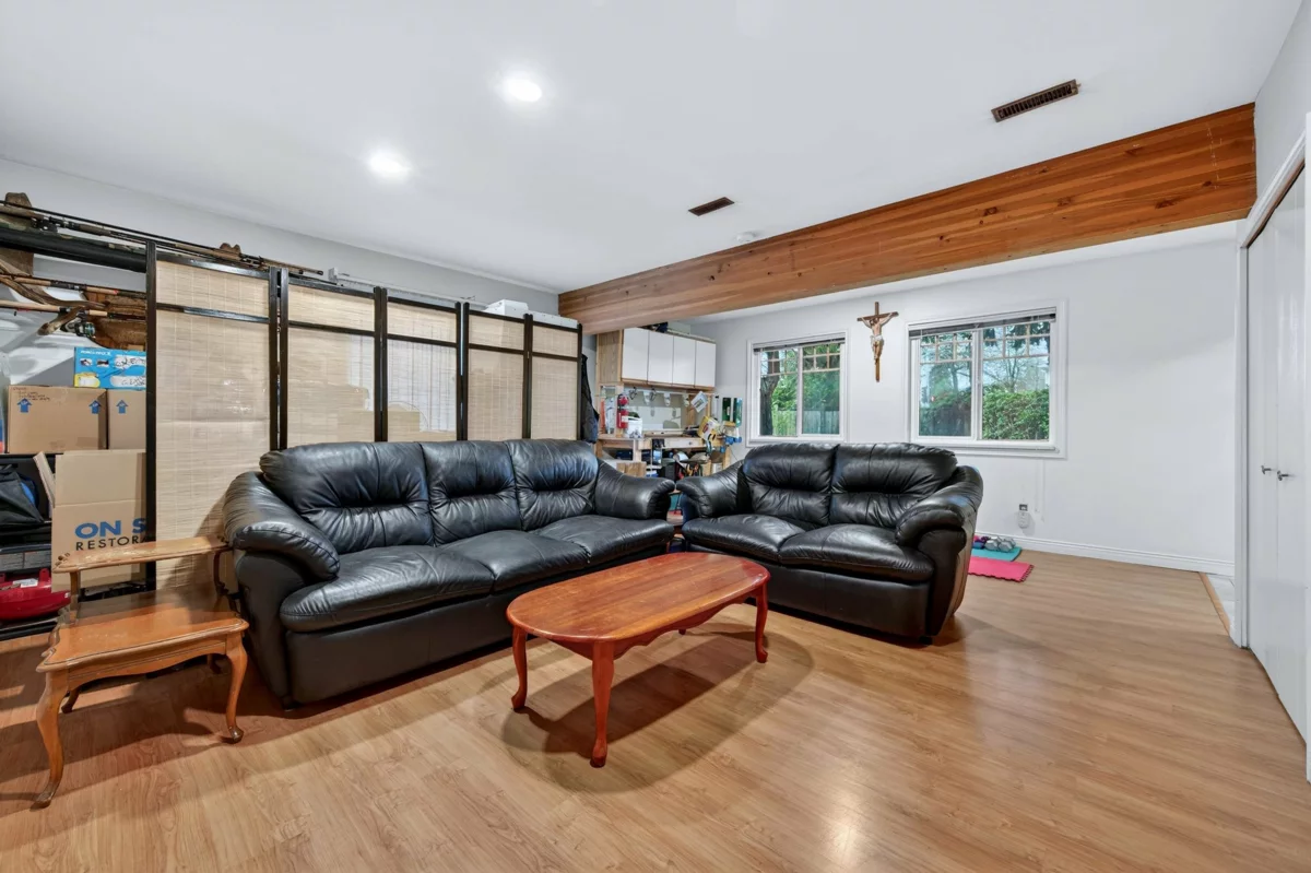 Staircase Photo of 10014 156 Street, Surrey, BC