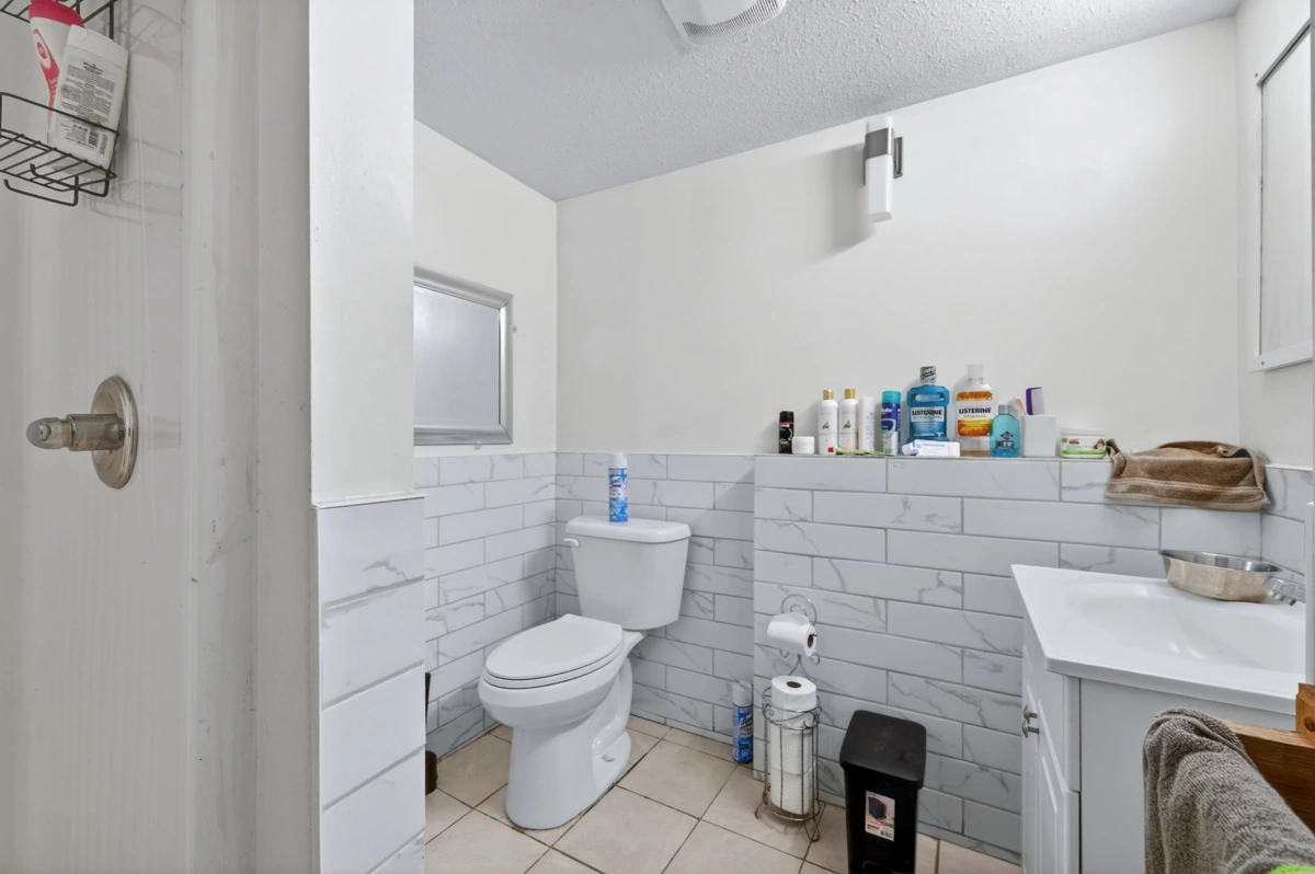 Swimming Pool Photo of 10014 156 Street, Surrey, BC