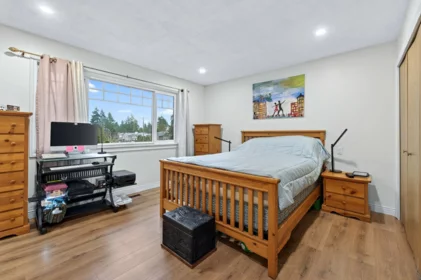 Guest Bathroom Photo of 10014 156 Street, Surrey, BC