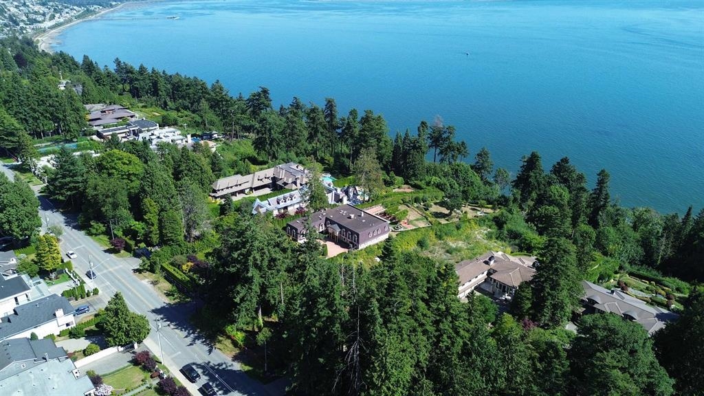 Bedroom 4 Photo of 13752 Marine Drive, White Rock, BC