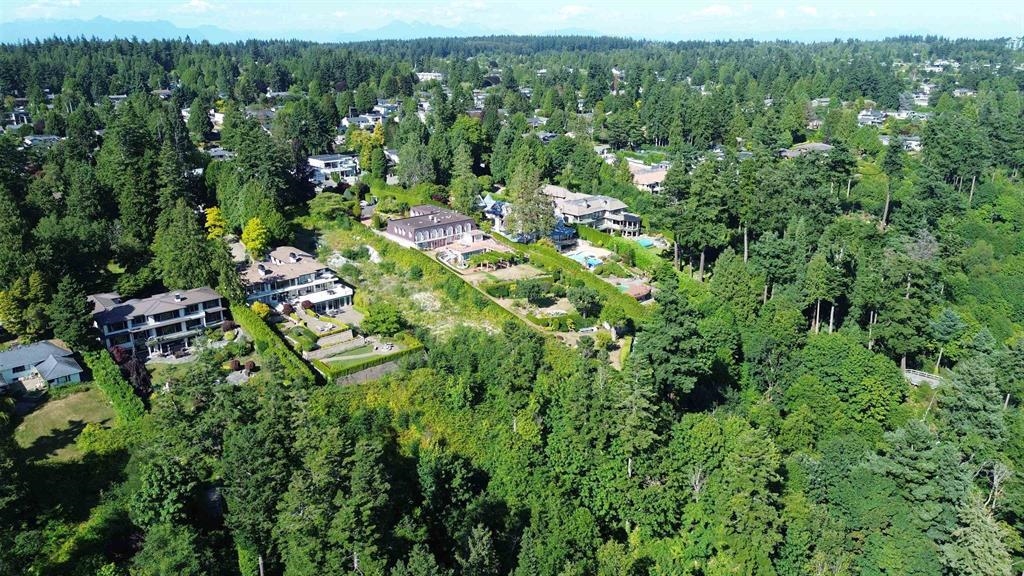 Community Amenities Photo (Clubhouse) of 13752 Marine Drive, White Rock, BC