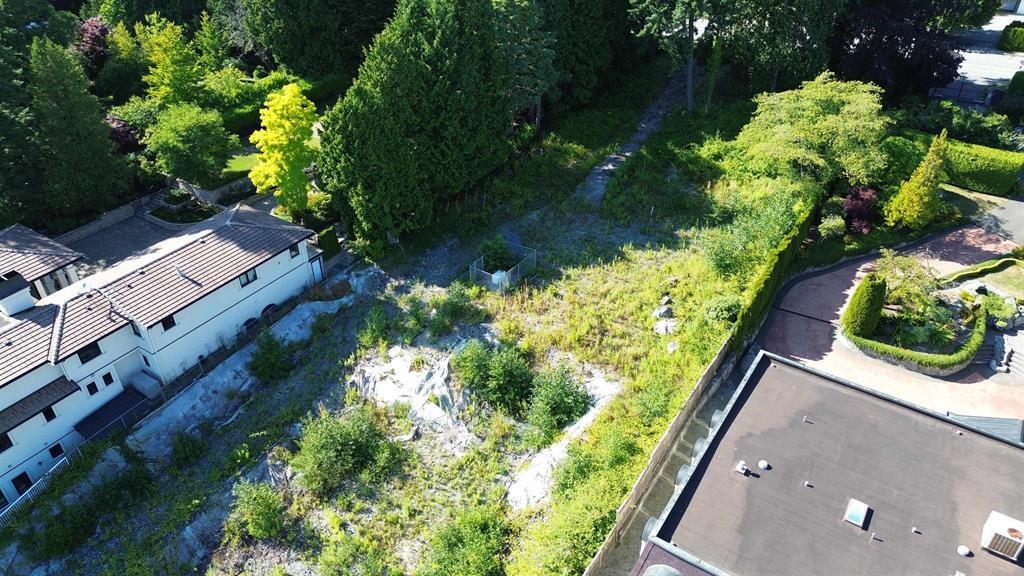 Fitness Center Photo Near 13752 Marine Drive, White Rock, BC