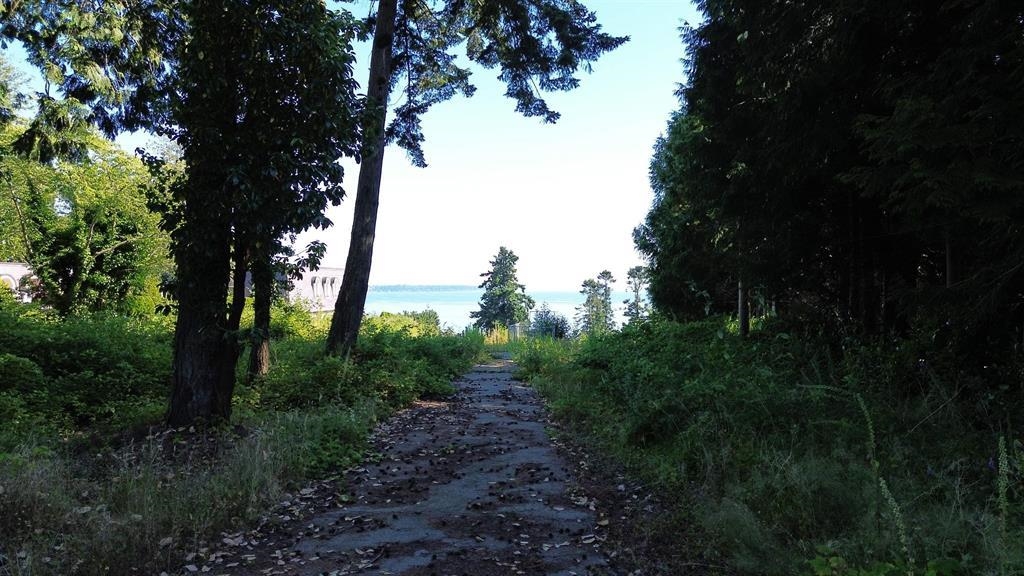 Garage Interior Photo of 13752 Marine Drive, White Rock, BC