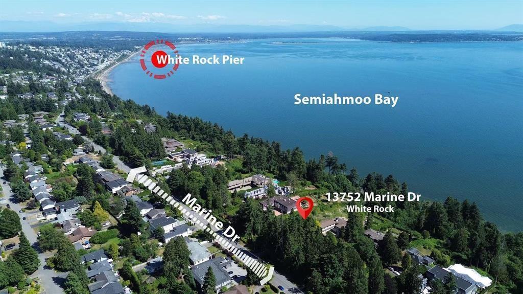 Living Room Photo of 13752 Marine Drive, White Rock, BC