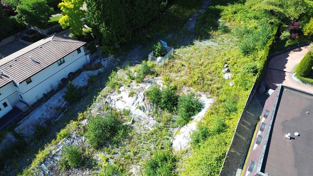 Outdoor Kitchen Photo of 13752 Marine Drive, White Rock, BC