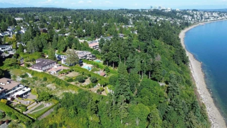 Office / Den Photo of 13752 Marine Drive, White Rock, BC