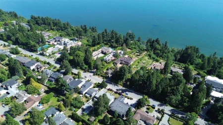 Primary Bedroom Photo of 13752 Marine Drive, White Rock, BC