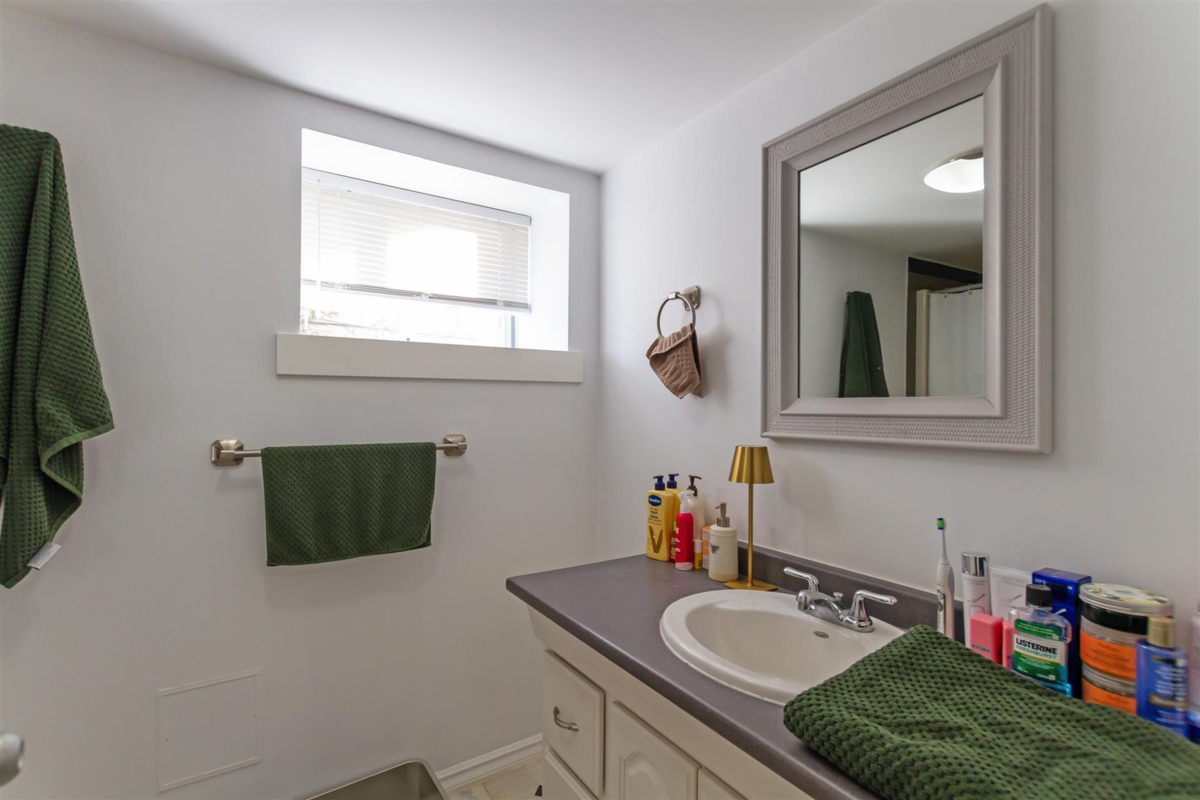 Laundry Room Photo of 1925 Adanac Street, Vancouver, BC