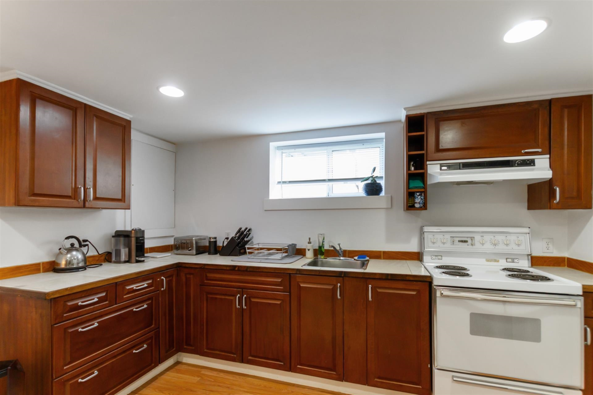 Office / Den Photo of 1925 Adanac Street, Vancouver, BC