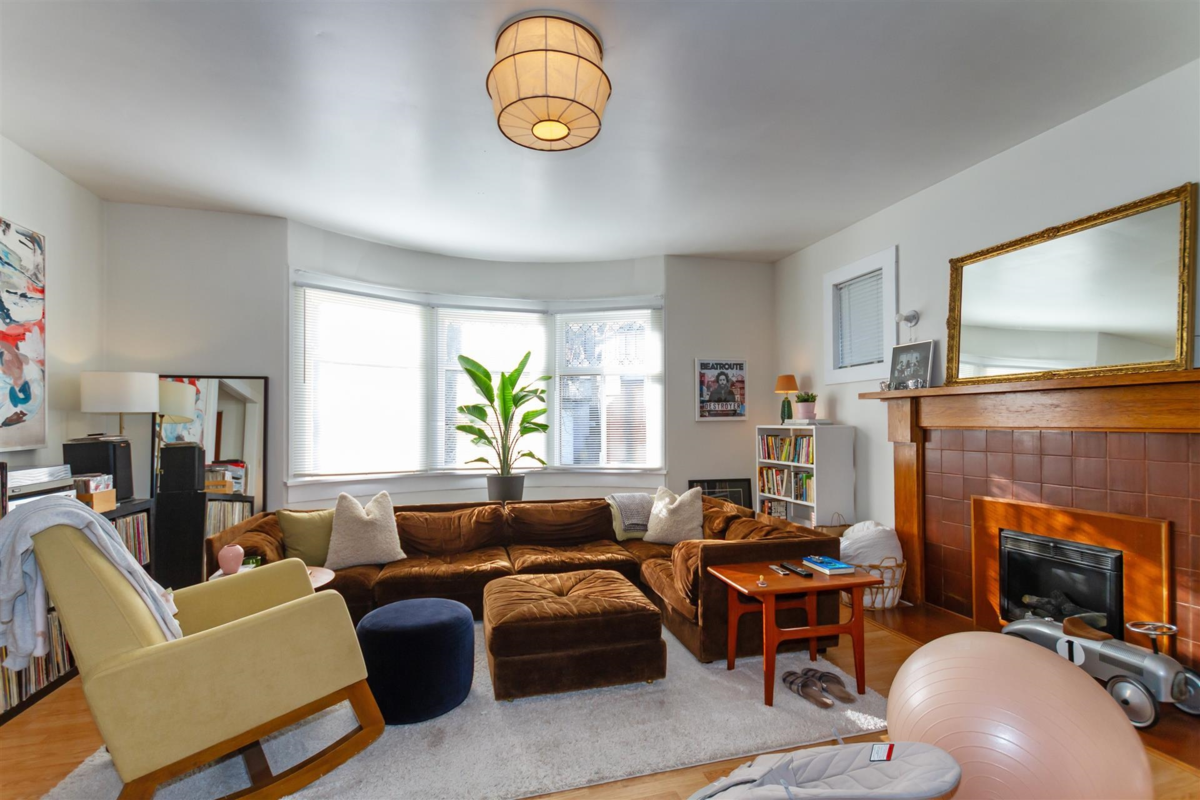 Pantry Photo of 1925 Adanac Street, Vancouver, BC