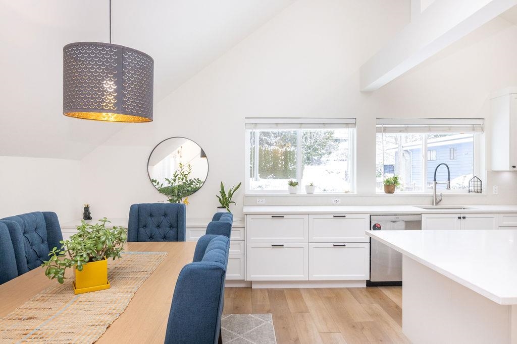 Guest Bathroom Photo of 6251 Jasper Road, Sechelt, BC