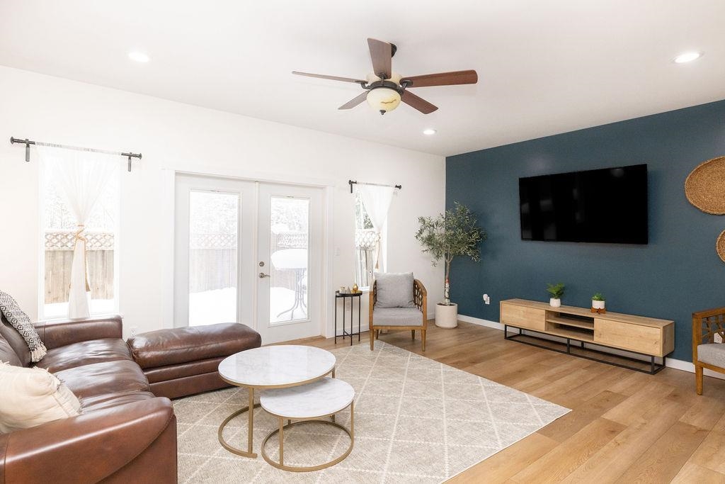 Kitchen Island Photo of 6251 Jasper Road, Sechelt, BC